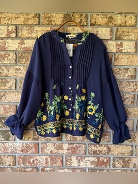 Hope Springs NWT Top Size Large Blue & Yellow Embroidered Beauty! Excellent!